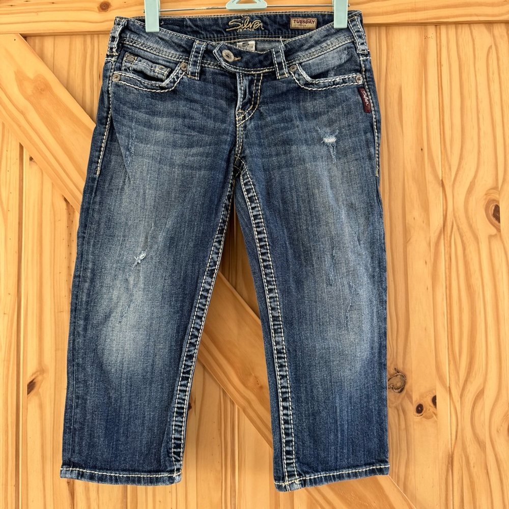 Silver Capri pants size 26